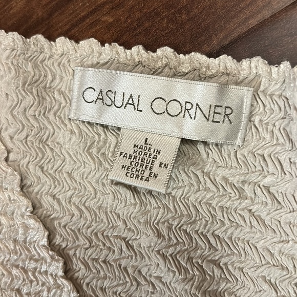 CASUAL CORNER Crimped Sleeveless Floral Blouse size Large - Picture 5 of 9